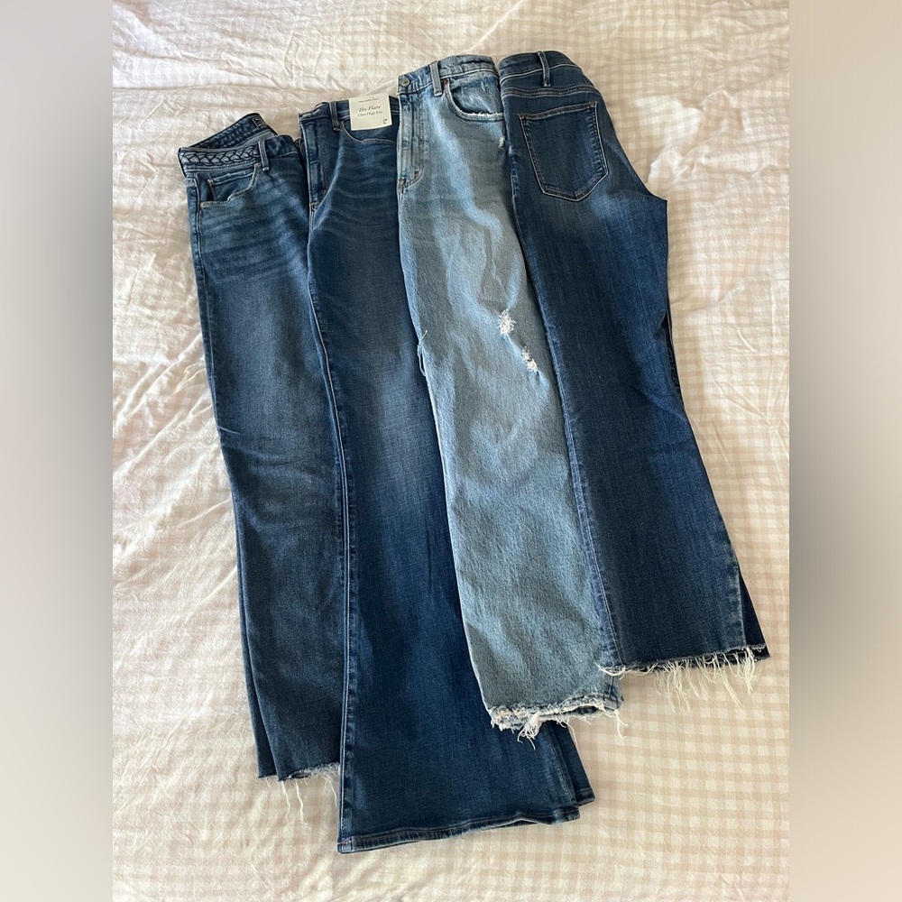 4 pairs of new or barely (3x or less) worn Abercrombie jeans. Size 6/28 long